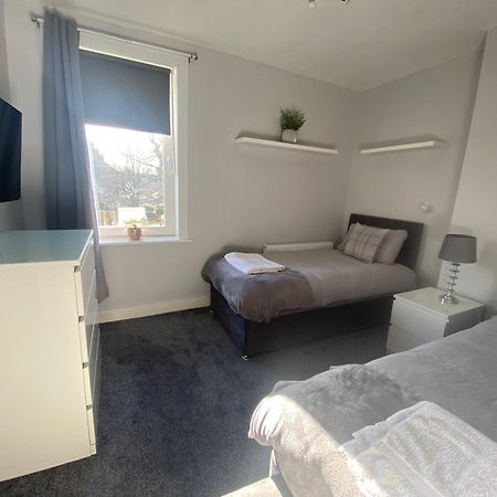Glasgow Apartment Close To The Airport Renfrew Eksteriør billede