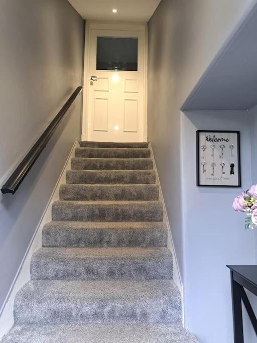Glasgow Apartment Close To The Airport Renfrew Eksteriør billede