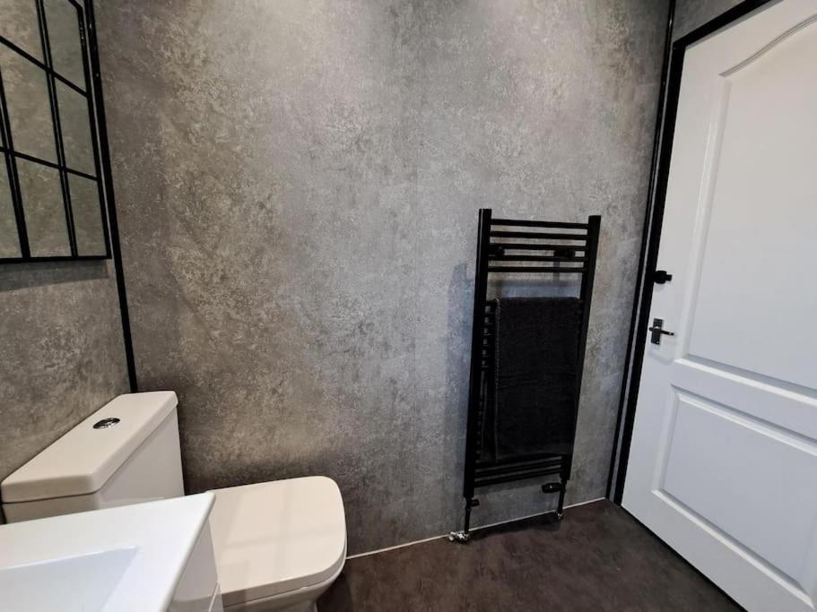 Glasgow Apartment Close To The Airport Renfrew Eksteriør billede