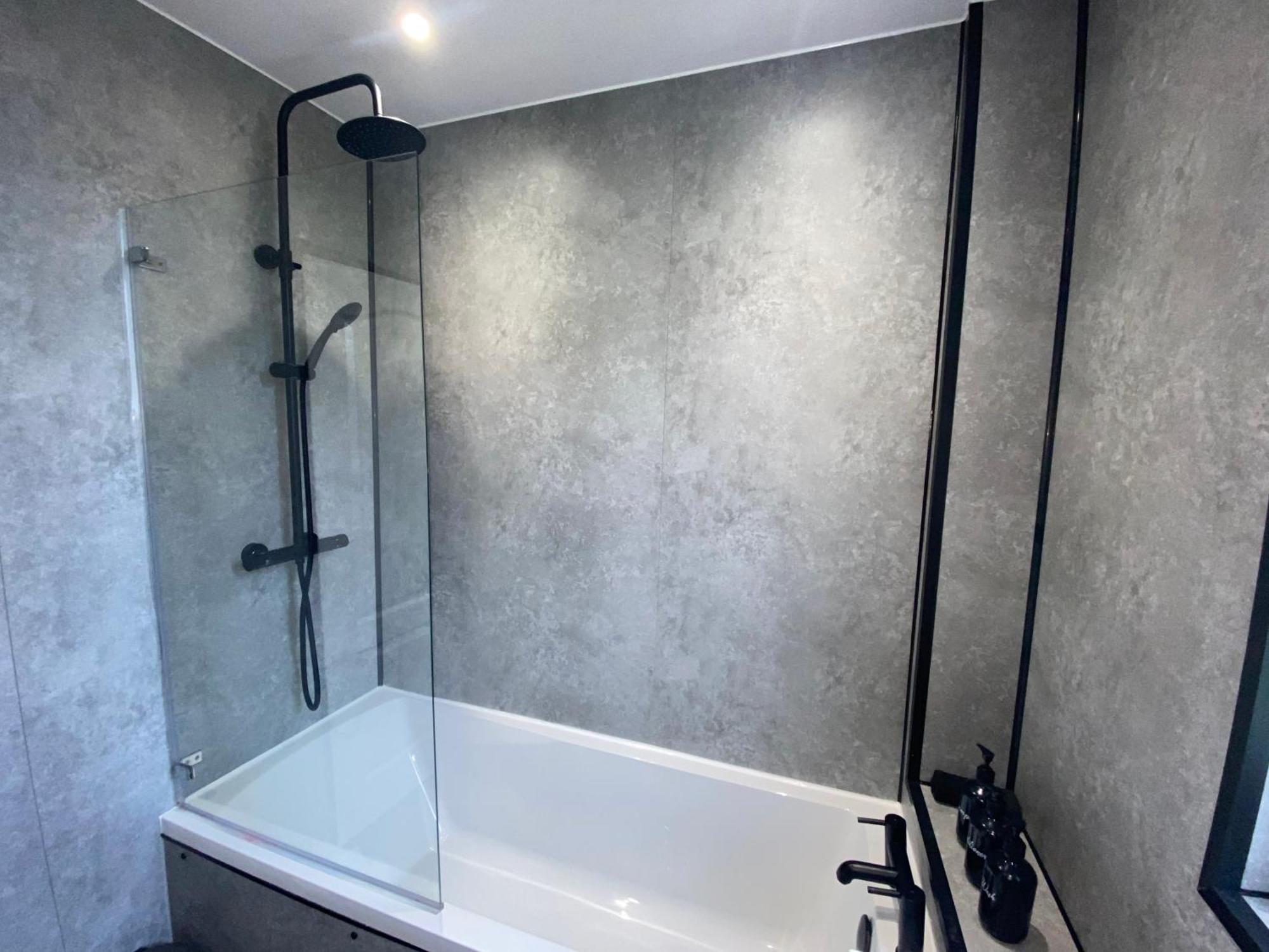 Glasgow Apartment Close To The Airport Renfrew Eksteriør billede