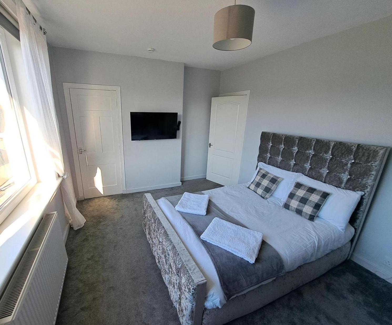 Glasgow Apartment Close To The Airport Renfrew Eksteriør billede
